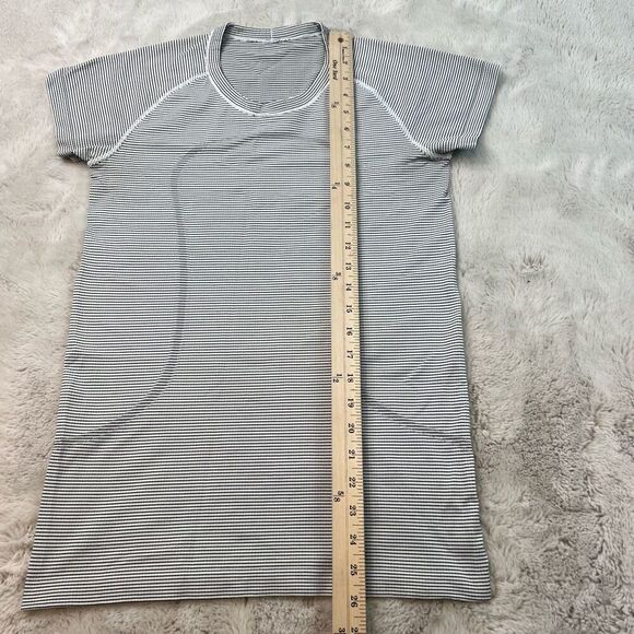 Lululemon Striped Swiftly Tech White Top TShirt Size 8 Running Sports Stretch - Picture 7 of 9